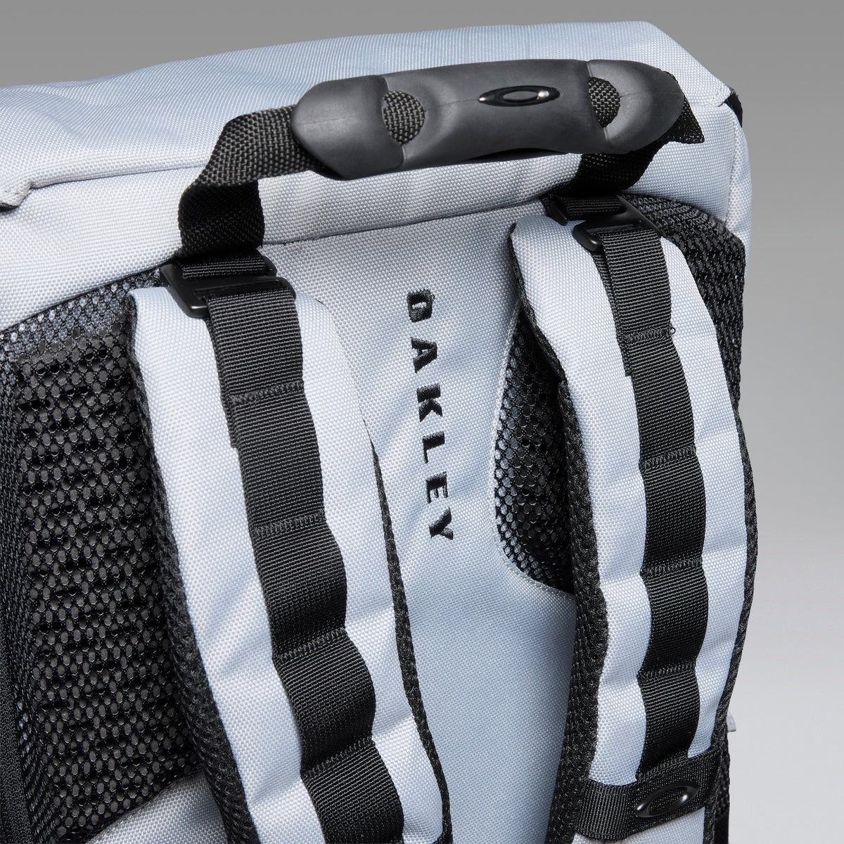 Oakley Men's Latitude Flex Pack - Cement