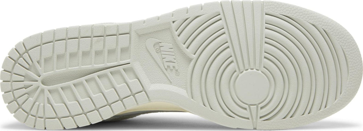 Nike Men's Dunk Low Se 'Gone Fishing Chinook Salmon' Sneakers