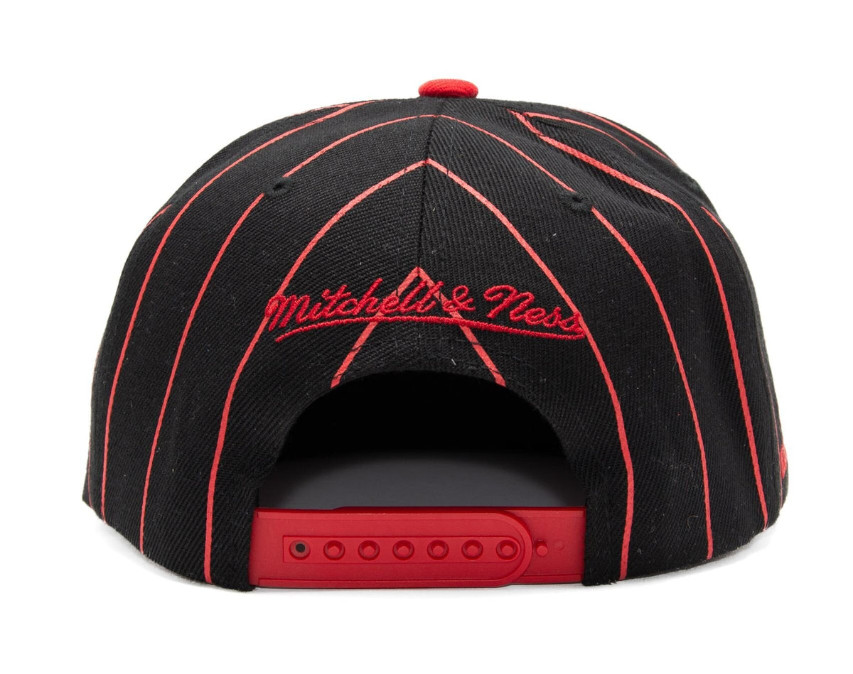 Mitchell & Ness Men's NHL Team Pin Snapback Blackhawks Snapback Caps