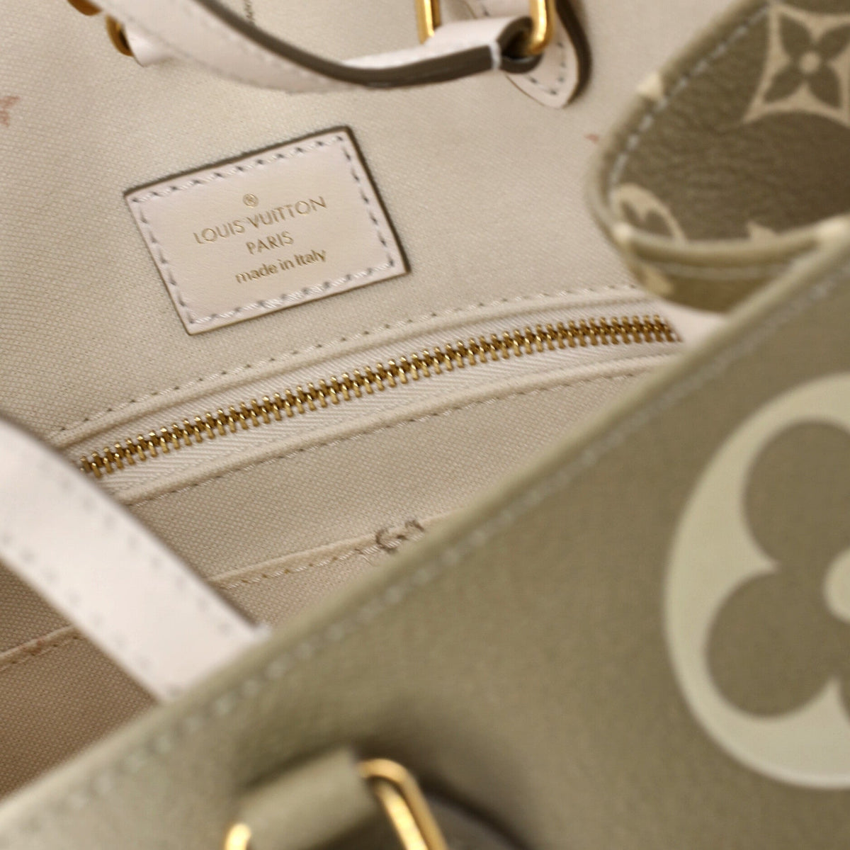 OnTheGo Tote Spring in the City Monogram Giant Canvas MM