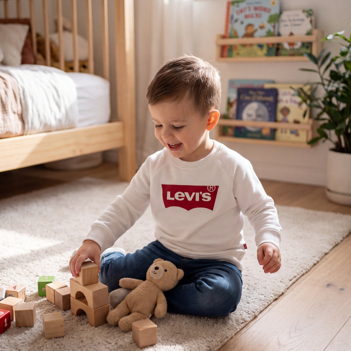 Levi's Toddler Boys' Key Item Logo Crew Sweatshirt, White, Size 3T