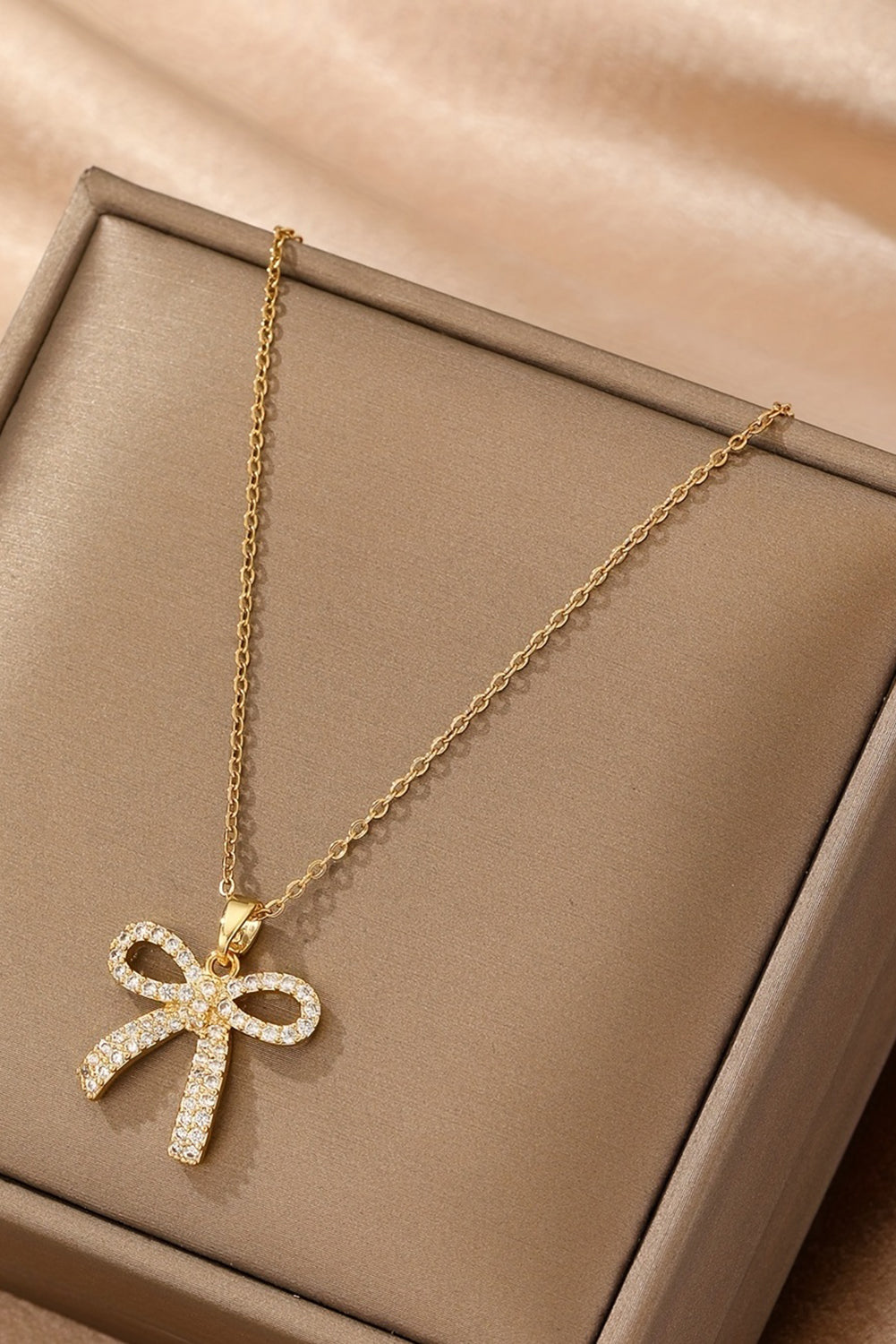 Threaded Pear Romy Rhinestone Bowknot Pendant Necklace