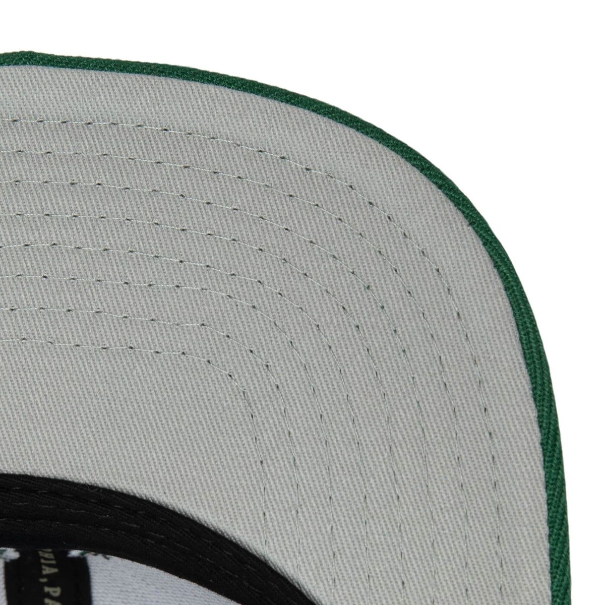 Mitchell & Ness Men's NBA Milwaukee Bucks Team Side Fitted Fitted Caps