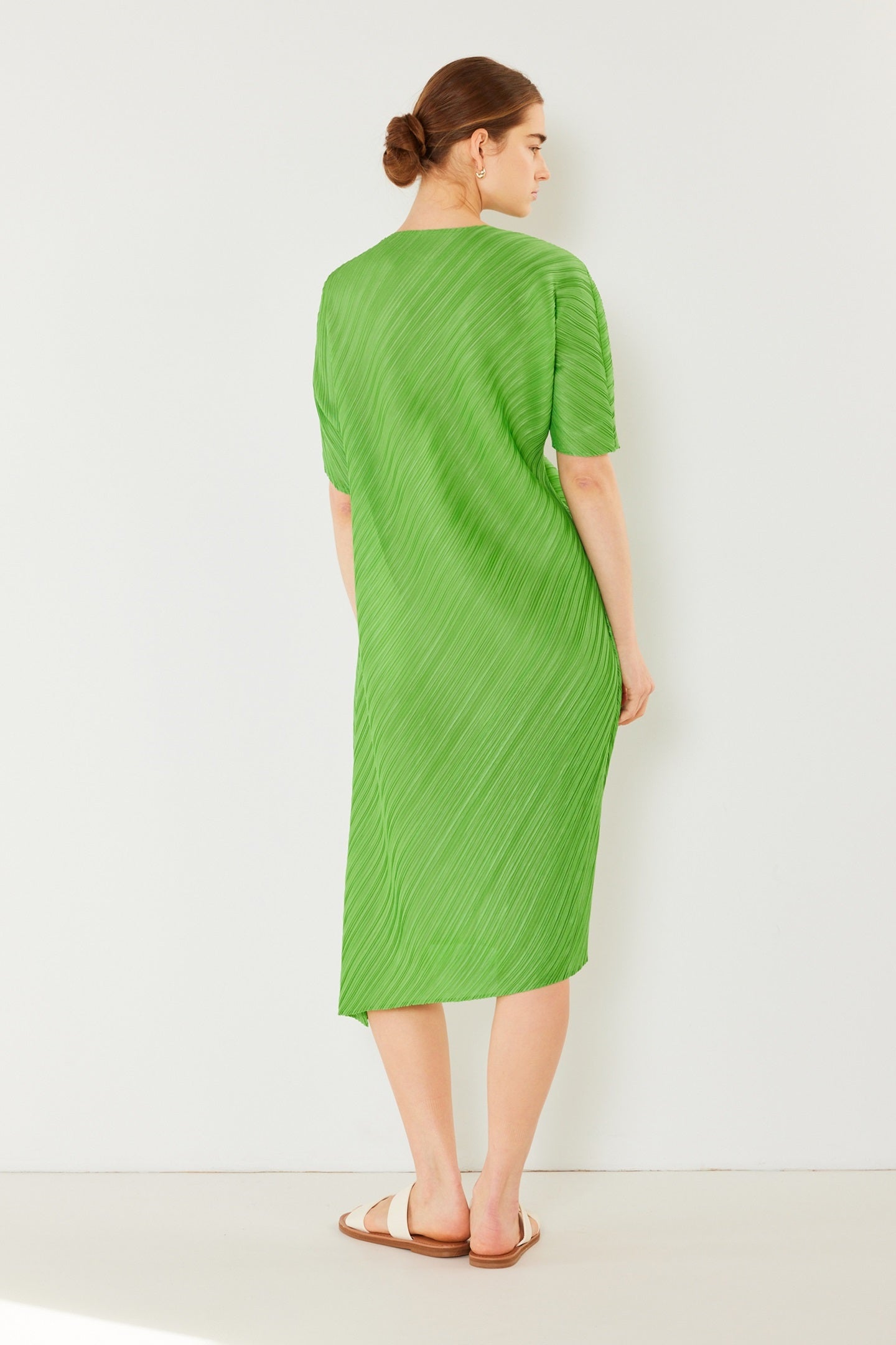 Marina West Pleated Dolman Sleeve Dress (D03BT) - Green