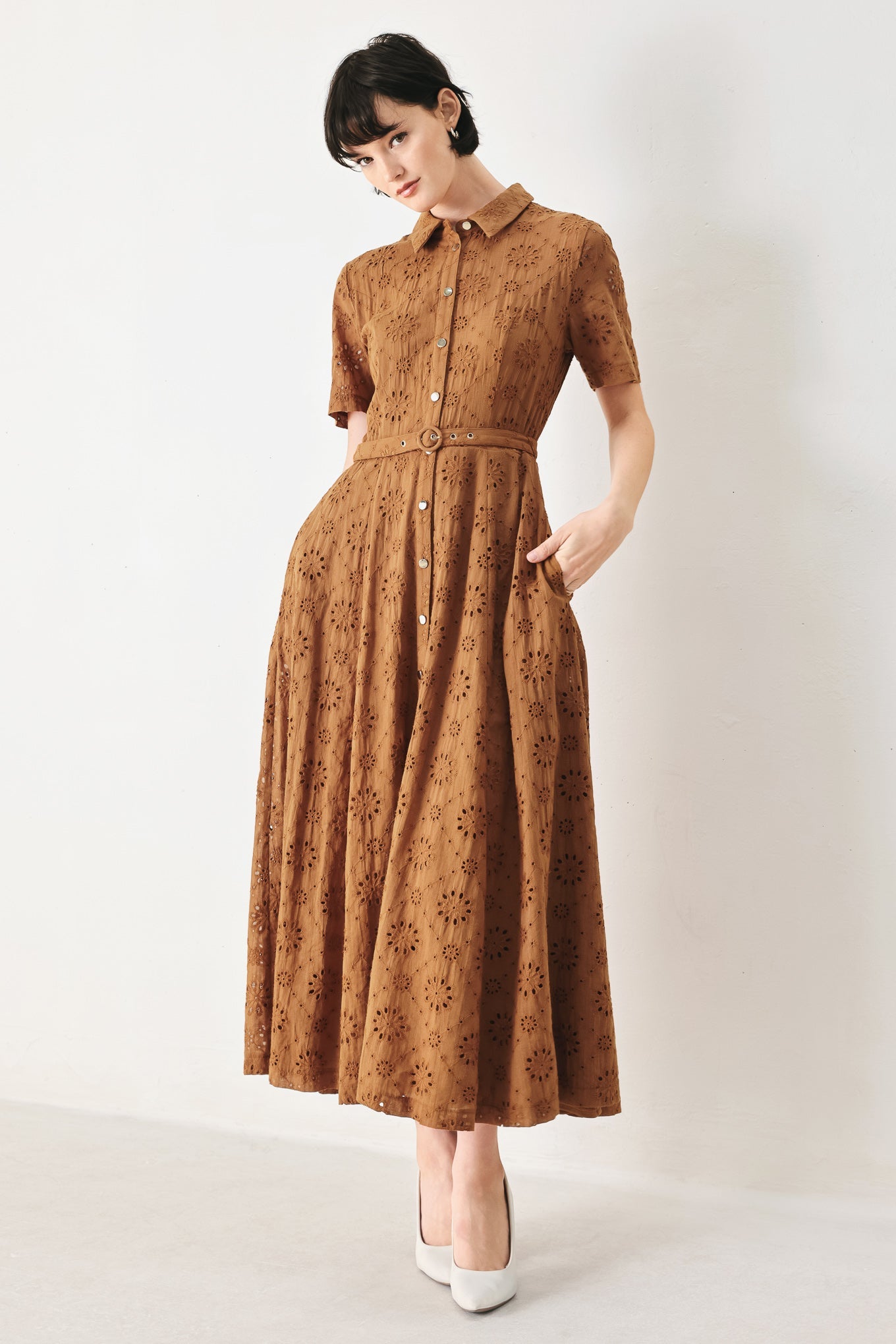 TIMELESS LOVE WOVEN EYELET MIDI DRESS L FLYING TOMATO CAMEL / L