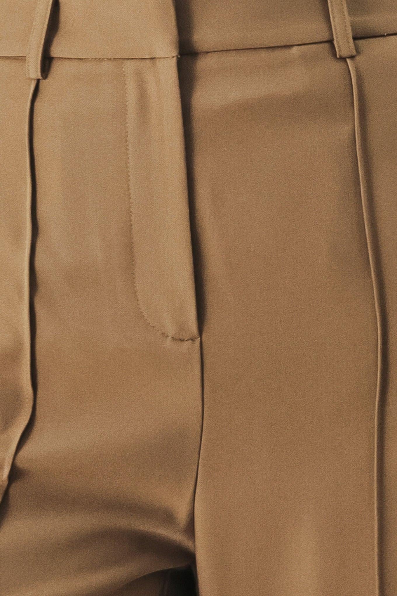 Rich Silhouette Woven Pants
