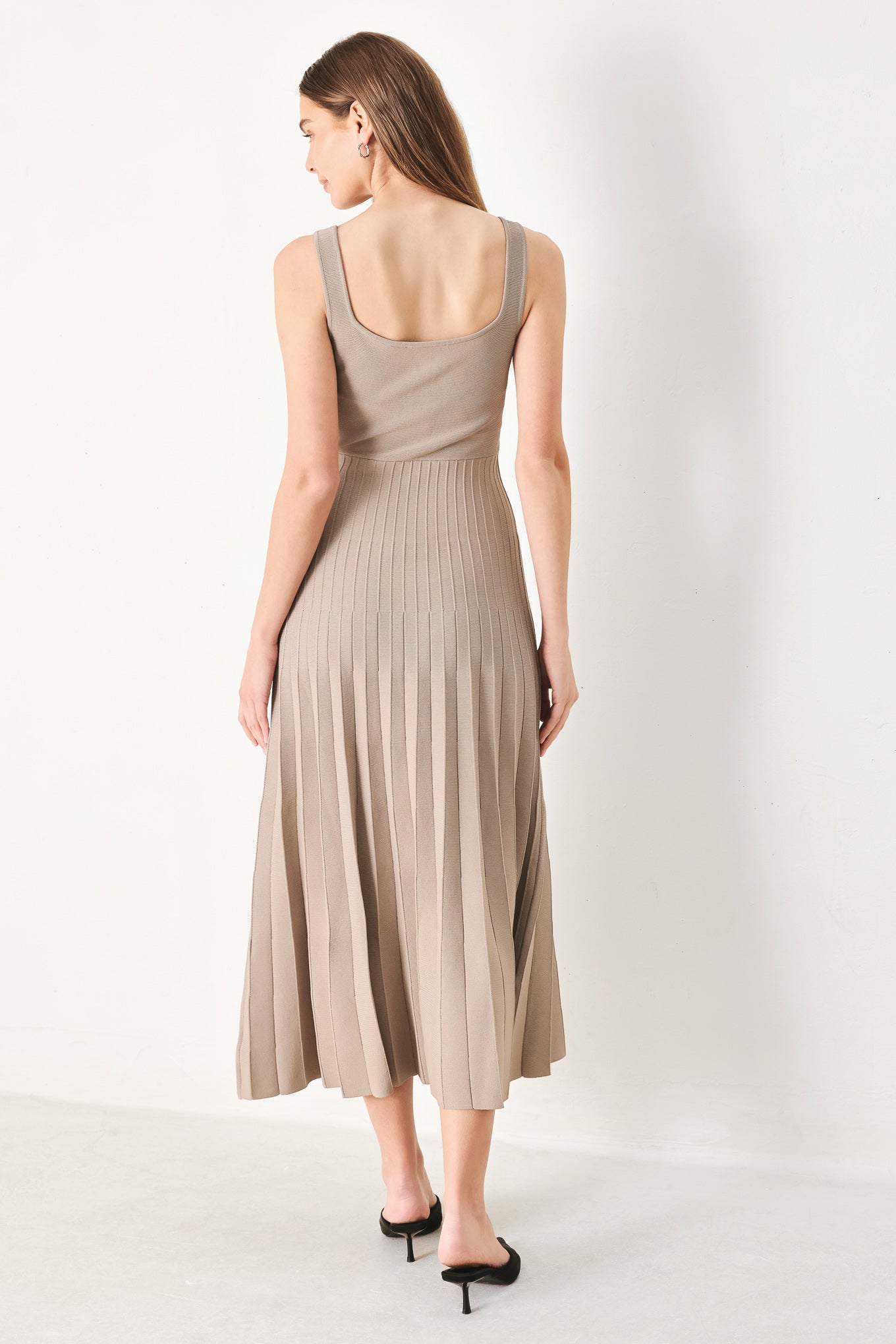 Mono Form Sweater Knit Midi Dress