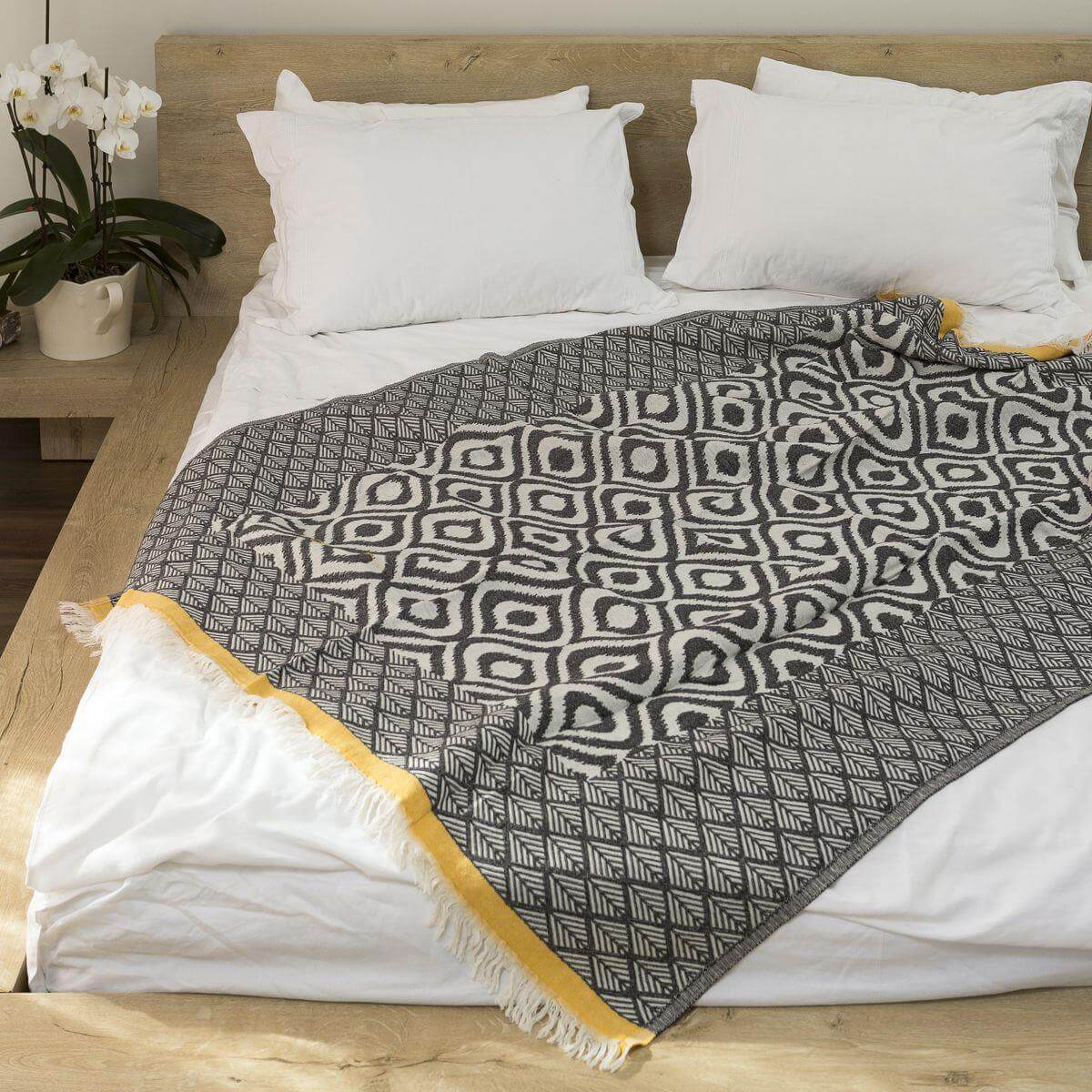 Jacquard Weave Super Soft Blanket