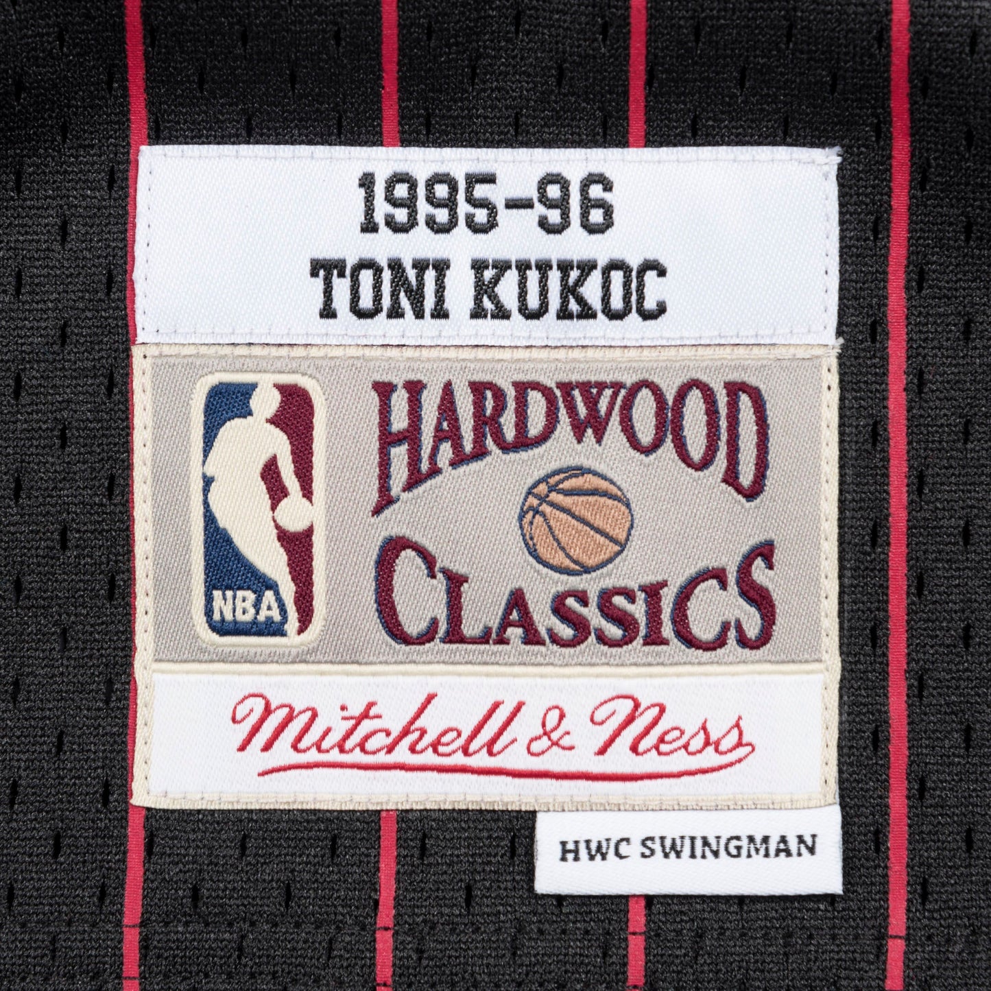 Mitchell & Ness Men's NBA Swingman Jersey Bulls 95-96 Toni Kukoc Jerseys