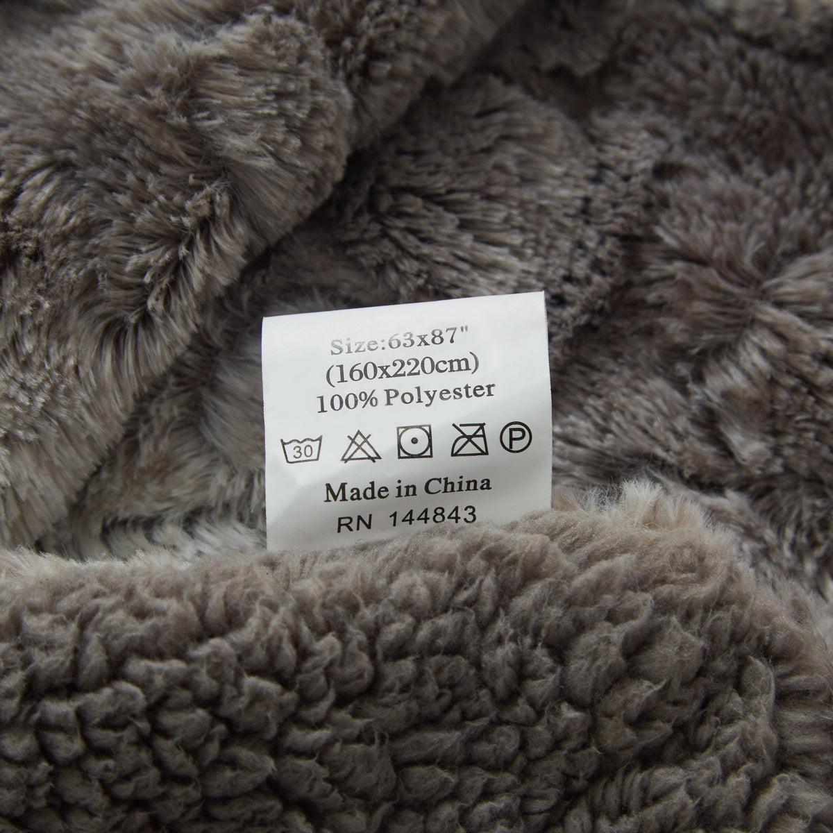 Tache Silver Snow Giraffe Faux Fur Throw Blanket (DY16)