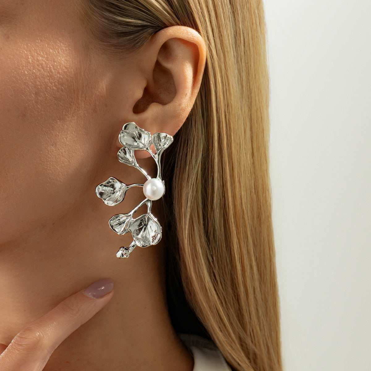 Pearl & Silvertone Plum Blossom Stud Earrings
