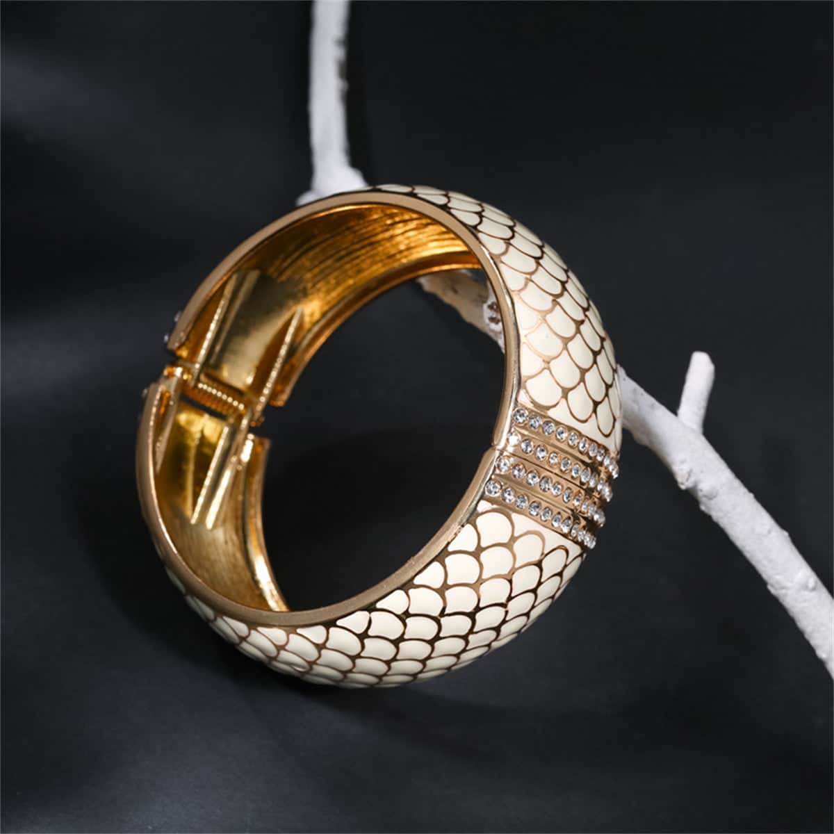 Metallic-