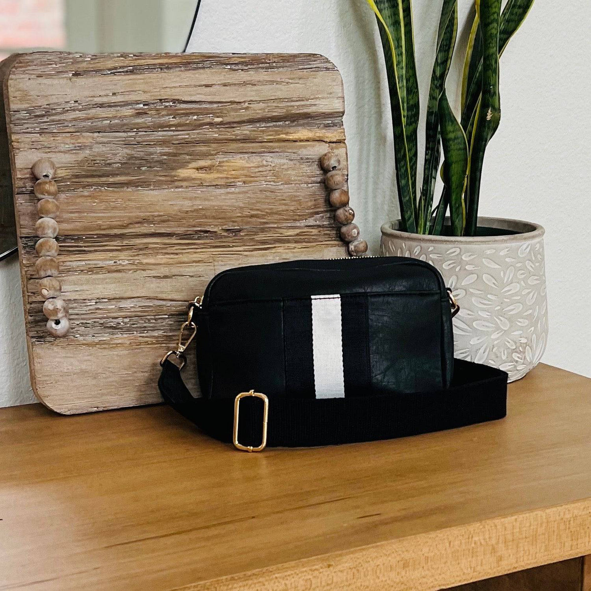 Threaded Pear Ava Crossbody