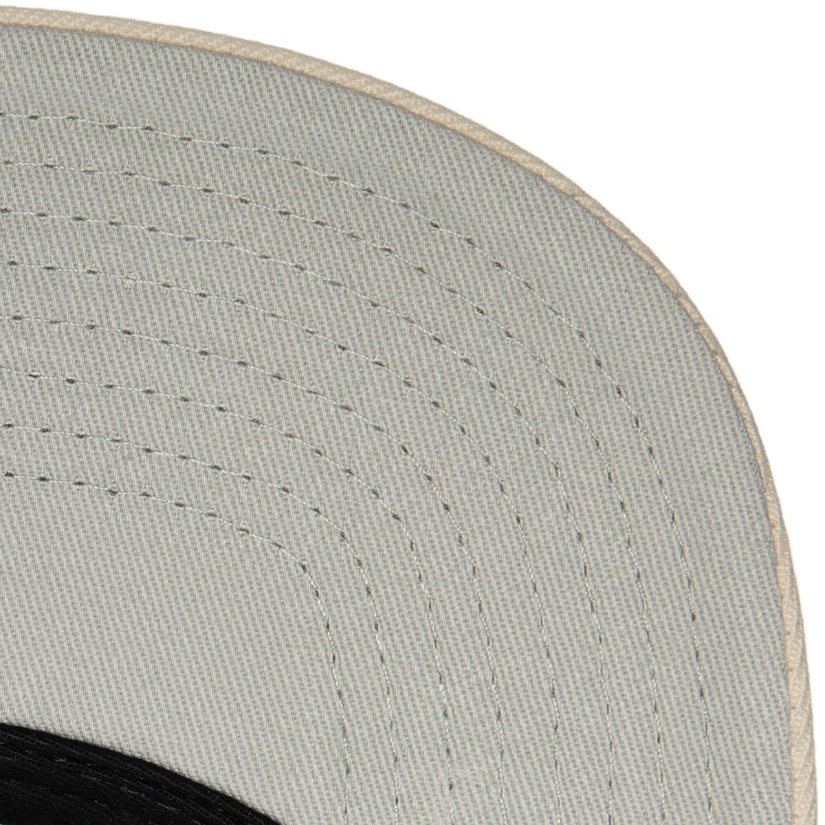 Mitchell & Ness Men's NBA Milwaukee Bucks Team 2 Tone 2.0 Snapback