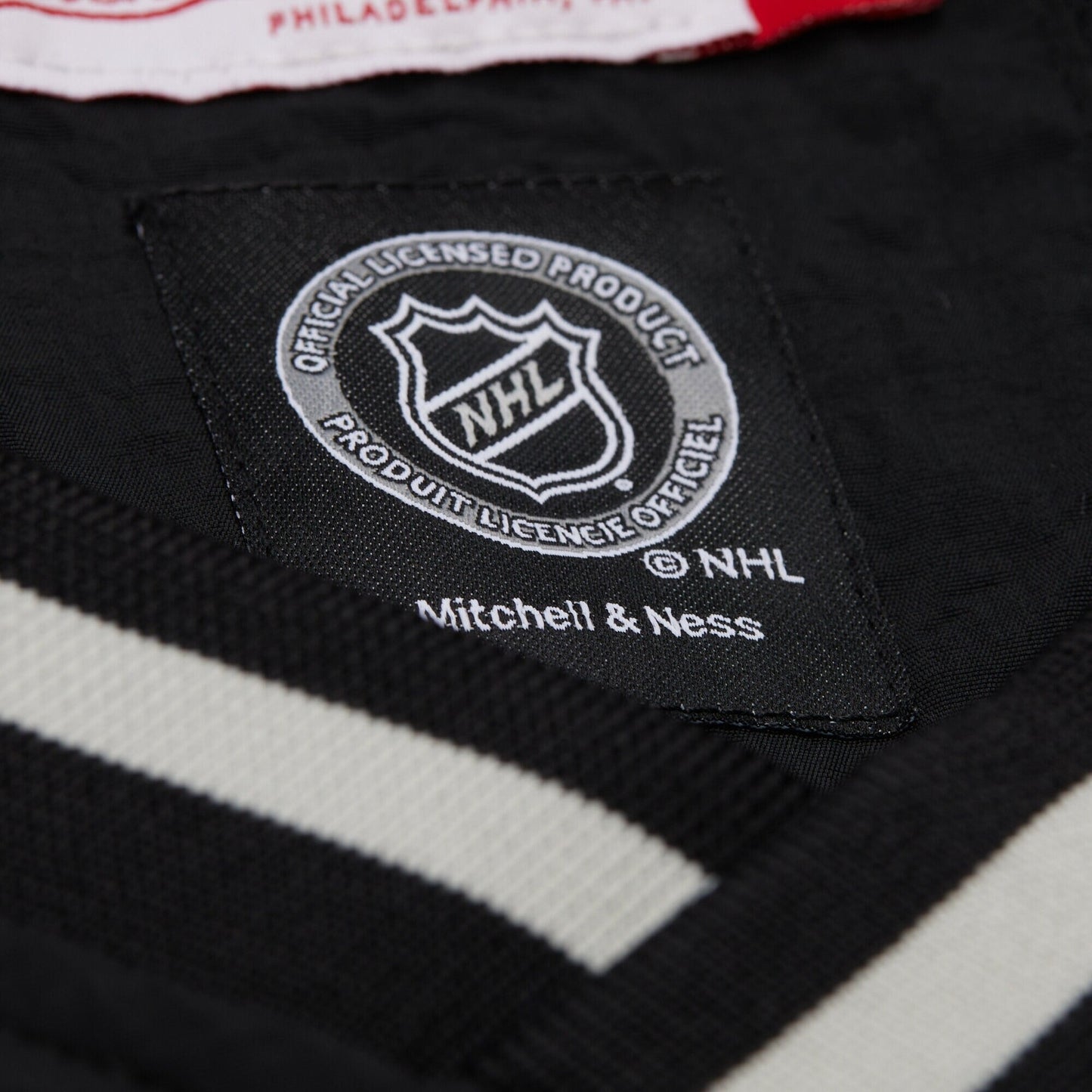 Mitchell & Ness Men's NHL Nylon Pullover Jacket Vintage Logo Kings Pullovers