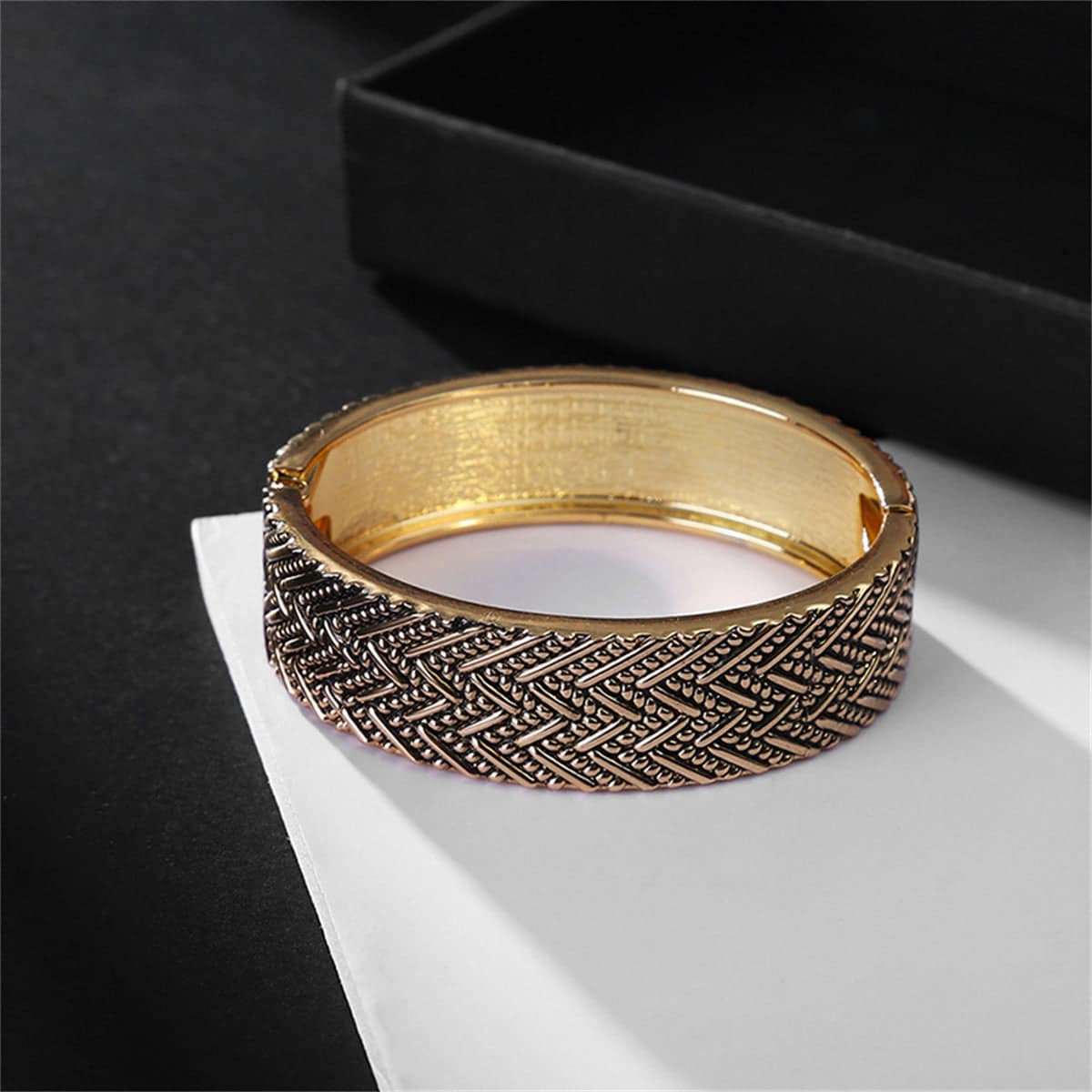 Metallic-