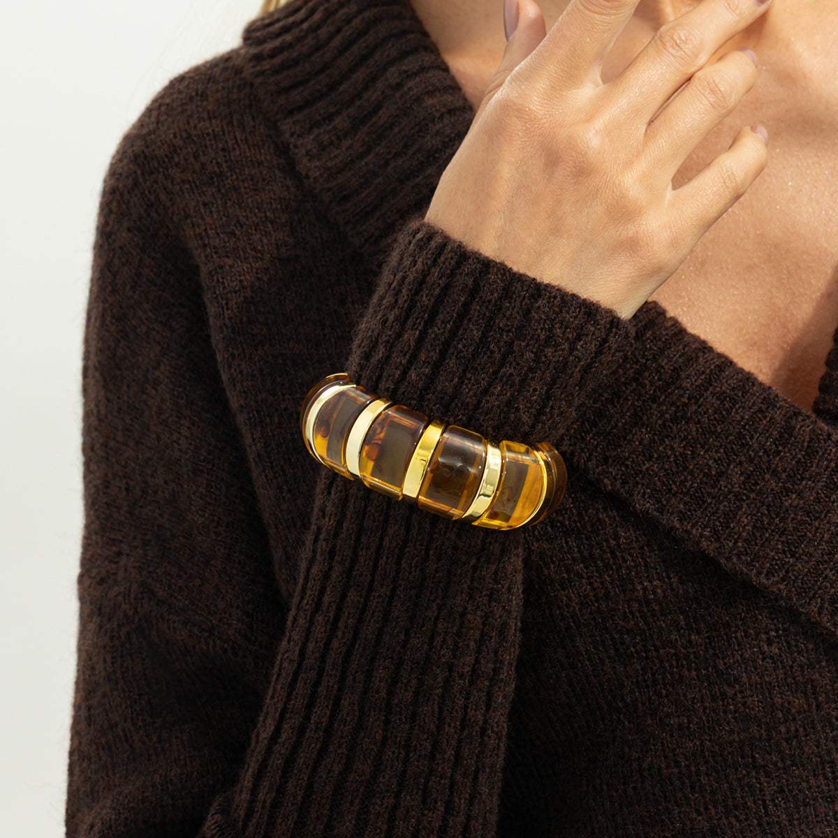 Light Amber Resin & Goldtone Oval Station Stretch Bracelet