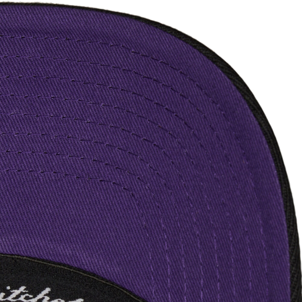 Mitchell & Ness Men's NBA Team Script 2.0 Stretch Snapback Hornets Black