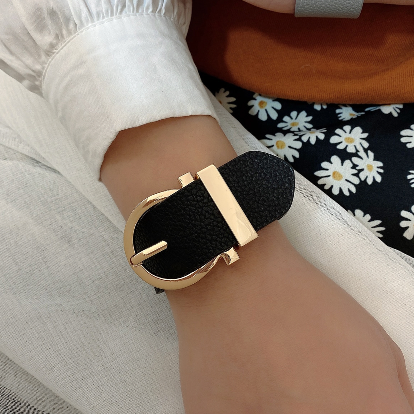 Black / Gold-