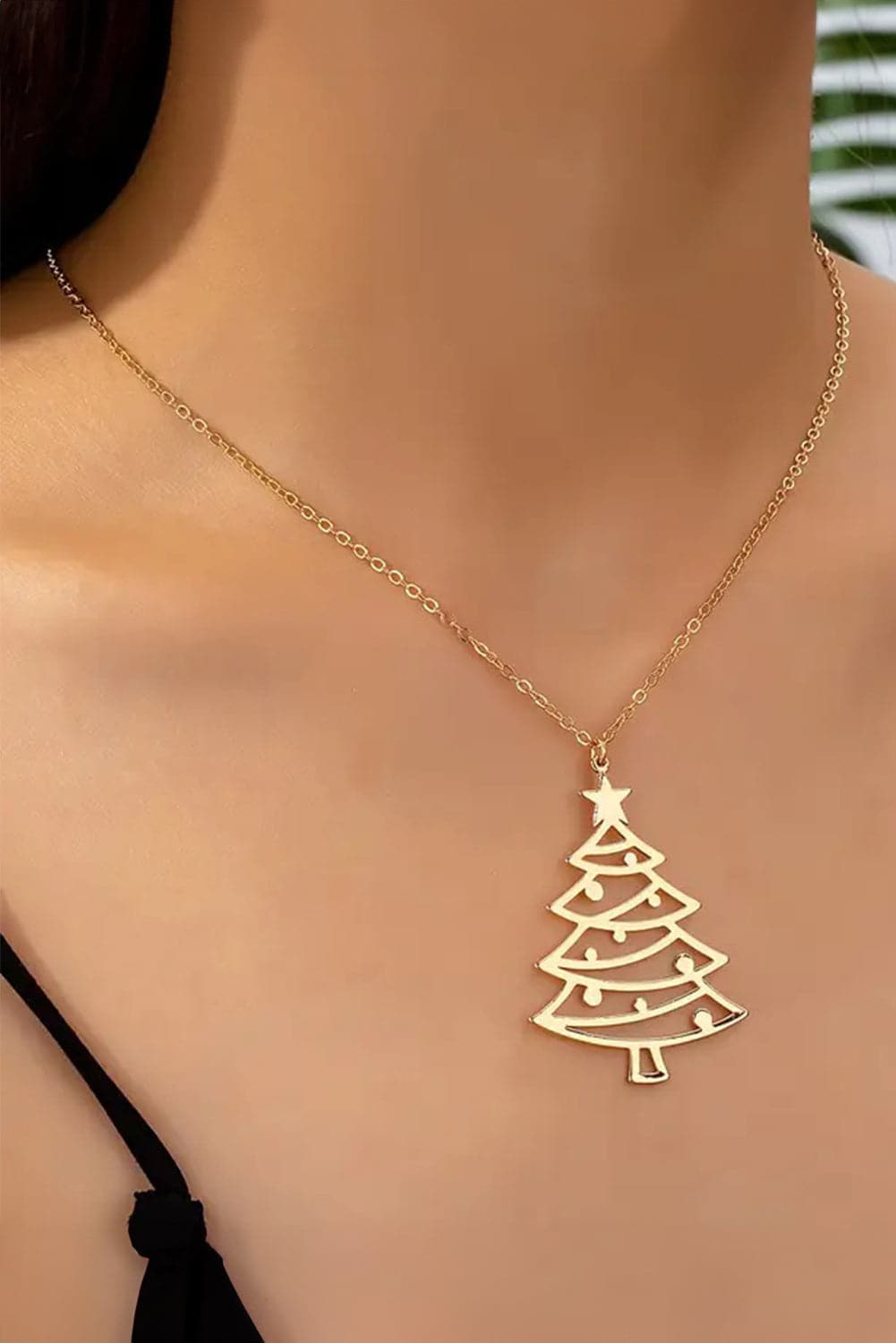 Threaded Pear Delilah Hollowed Christmas Tree Necklace