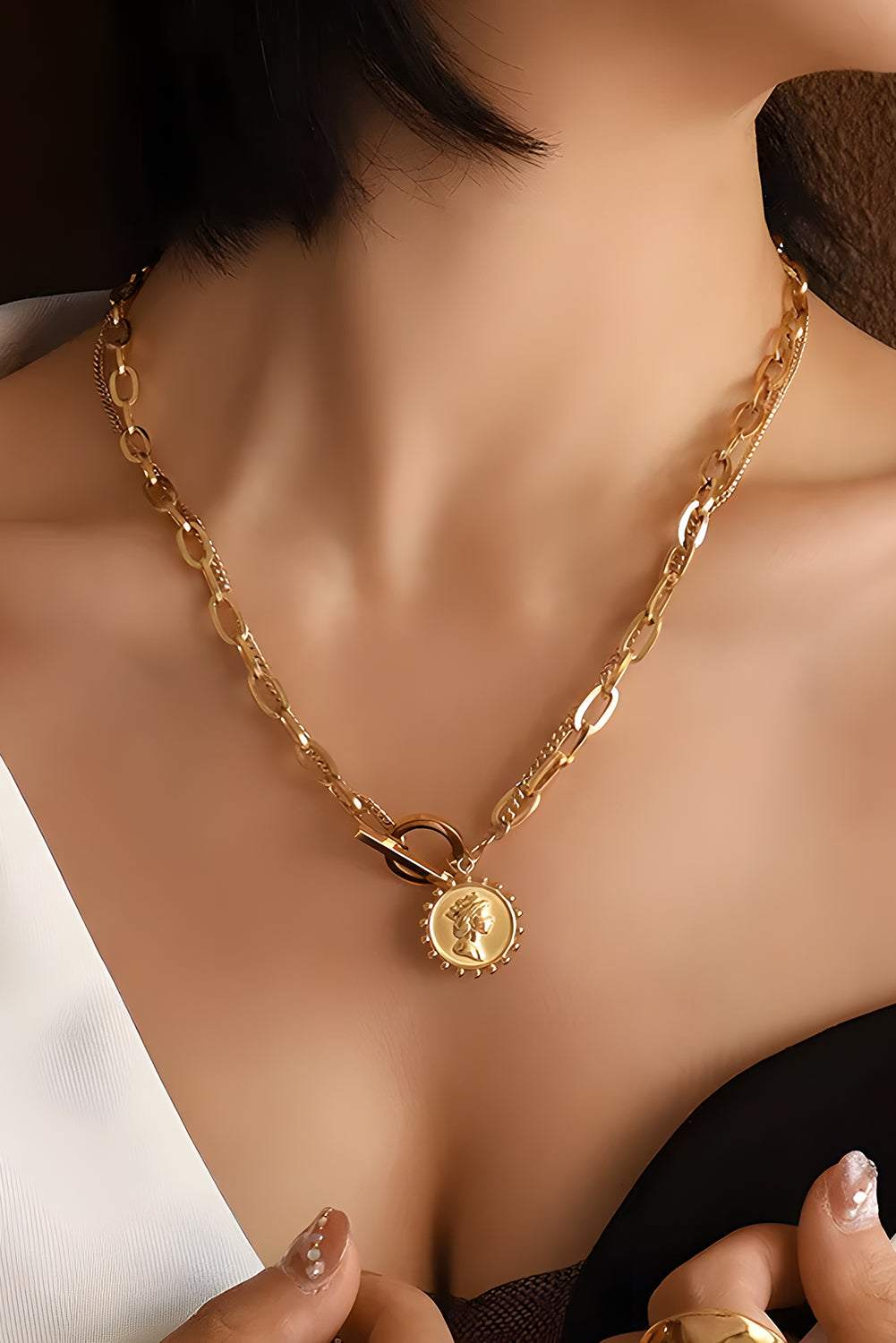 Vintage Coin Pendant Chain Necklace - Gold / ONE SIZE