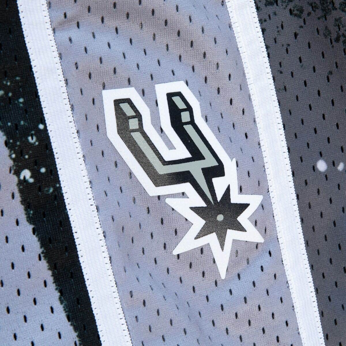 Mitchell & Ness Men's NBA Hyper Hoops Swingman Shorts - San Antonio Spurs 1998