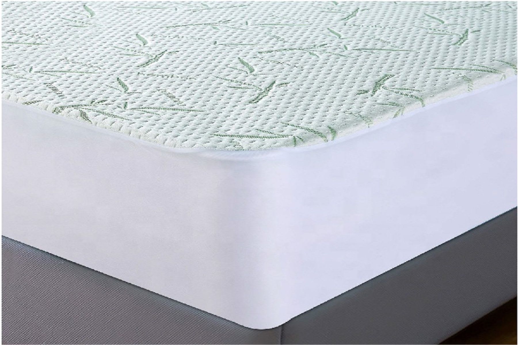 ComfortUSA Waterproof Fitted Mattress Protector – Hypoallergenic, Soft Cotton Blend, Deep Pocket