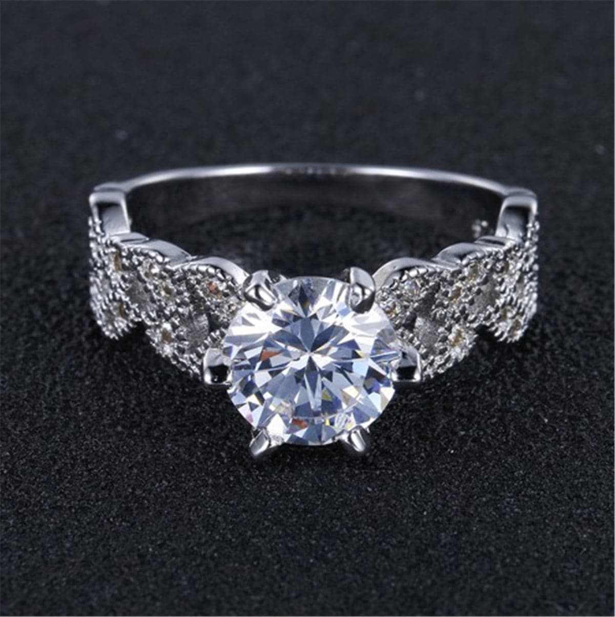 Crystal & Silvertone Leaf Band Ring