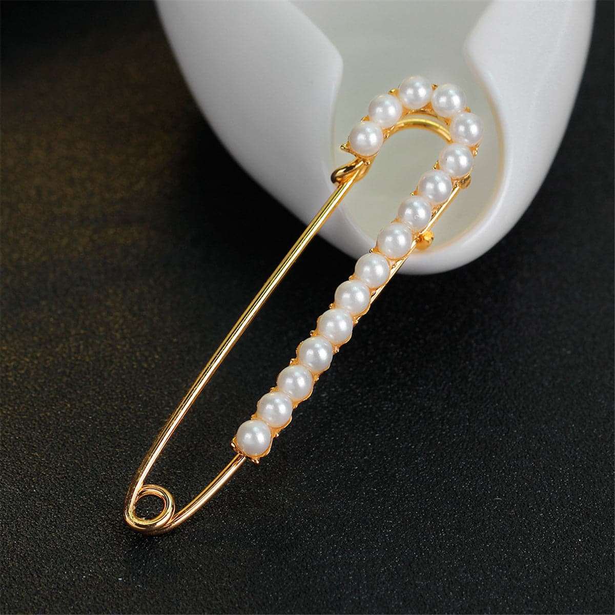 Pearl & Goldtone Pin Brooch
