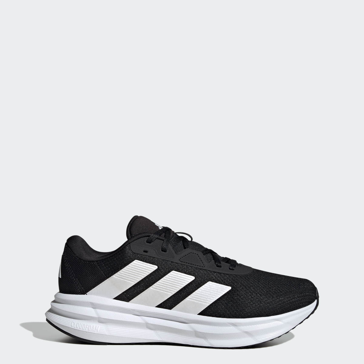 Core Black / Cloud White / Core Black-
