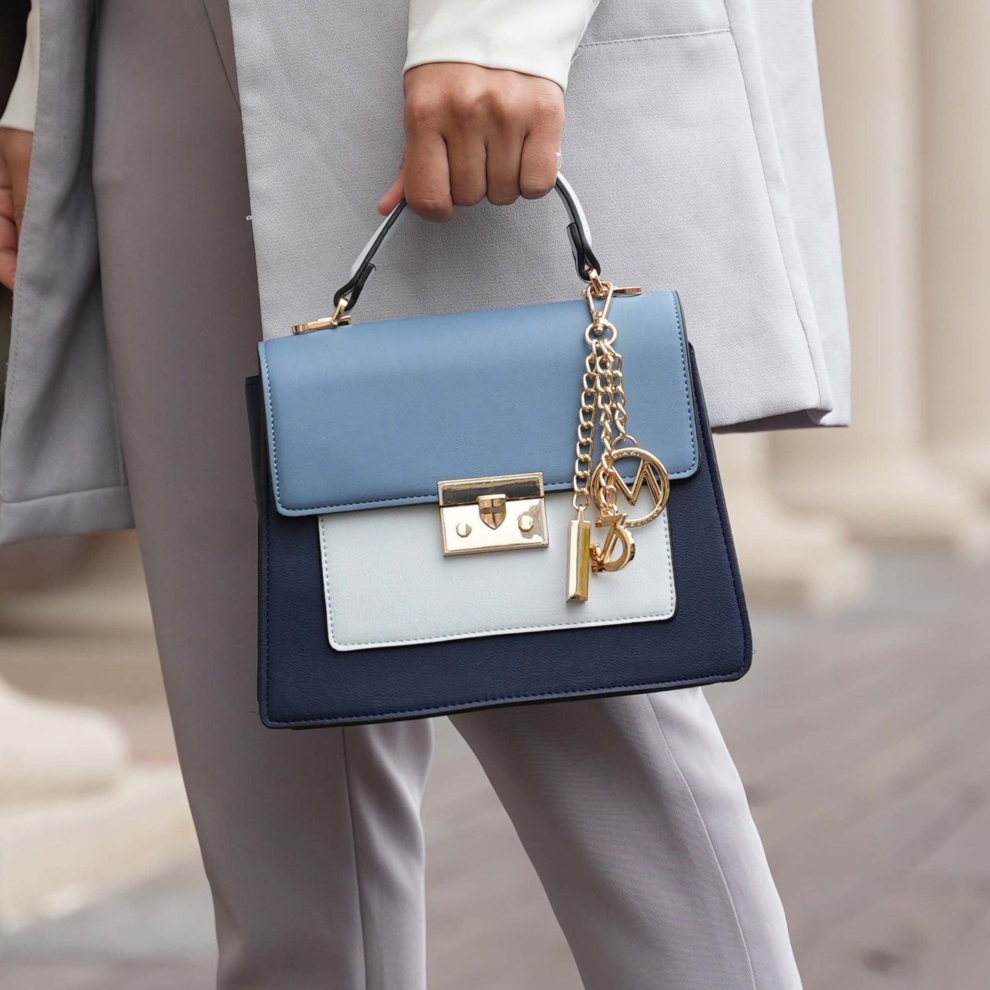 Quinzel Shoulder Bag