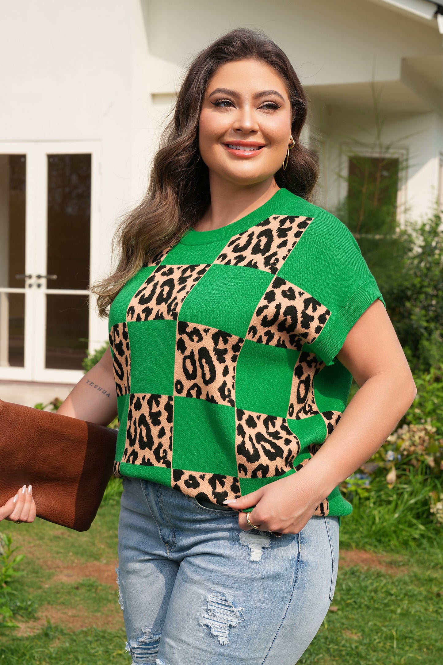 Threaded Pear Cattleya Checkered Short Sleeve Plus Sweater
