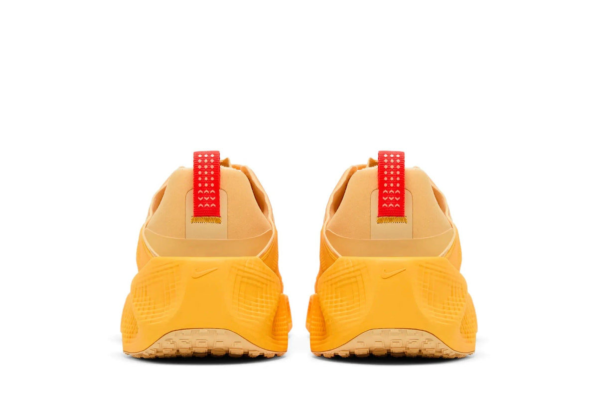 Nike Men's Ava Rover - Celestial Gold/Bright Crimson