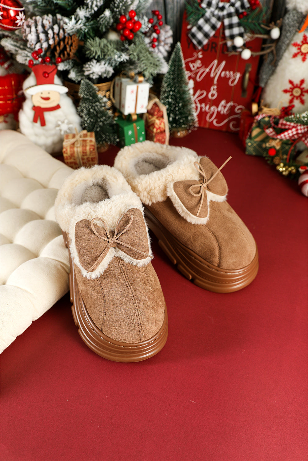 Threaded Pear Brynlee Bow Decor Clog Slippers