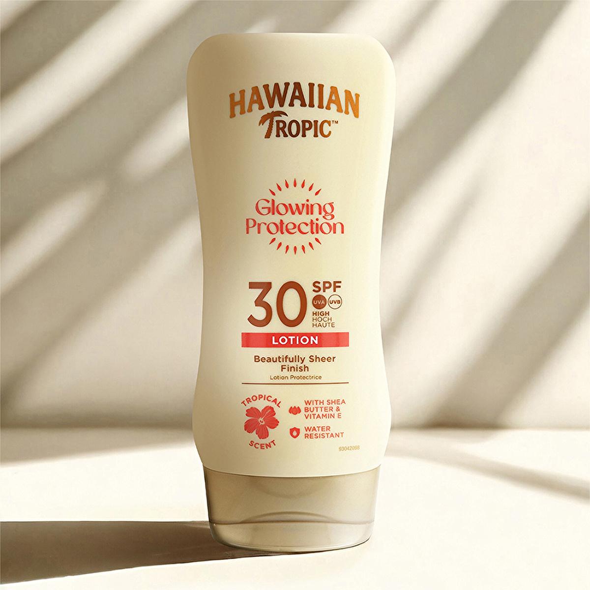 Hawaiian Tropic SPF 30 Sunscreen Lotion: UVA/UVB Protection for Glowing Skin - Vegan & Cruelty-Free, Water Resistant