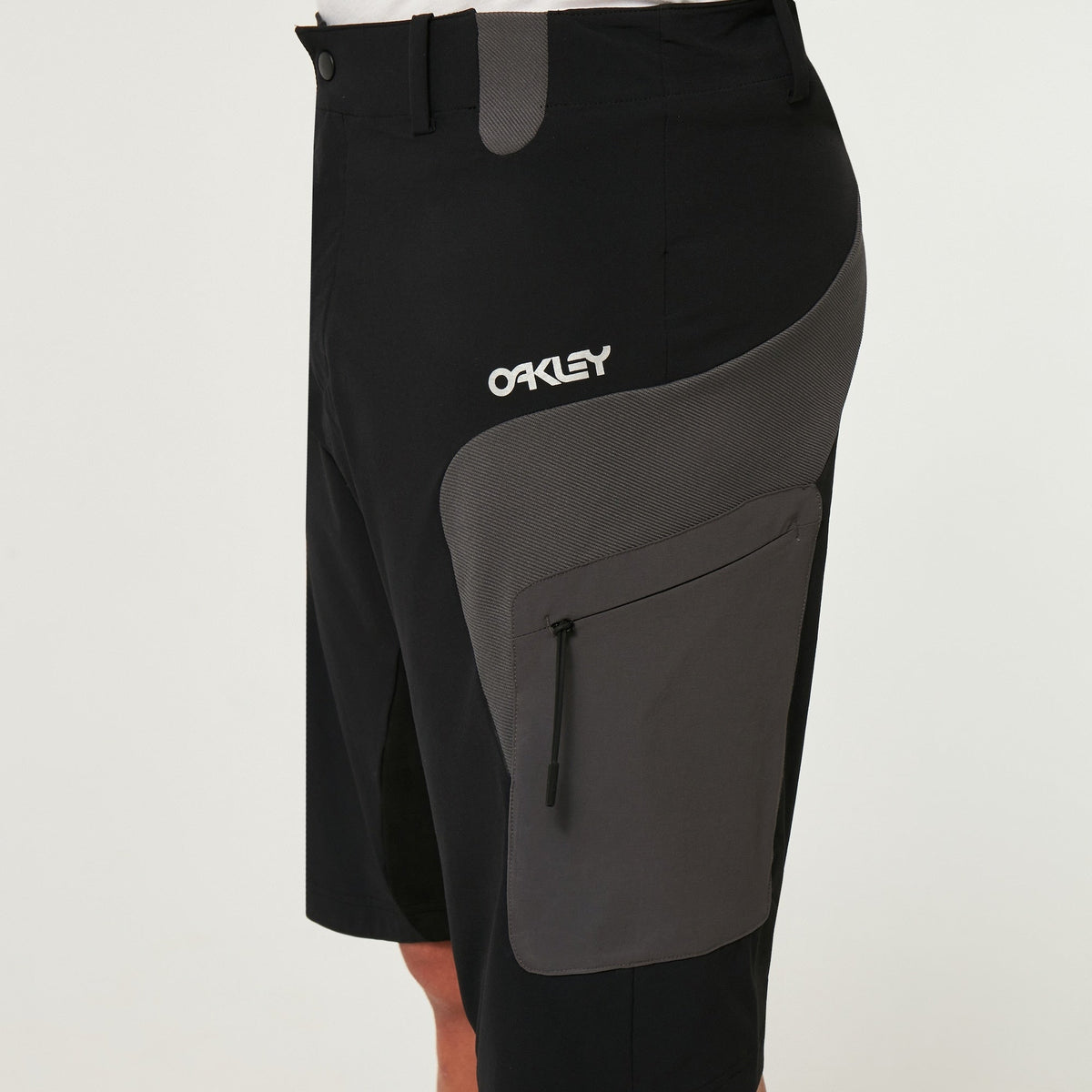 Oakley Men's Maven MTB Cargo Short - Blackout