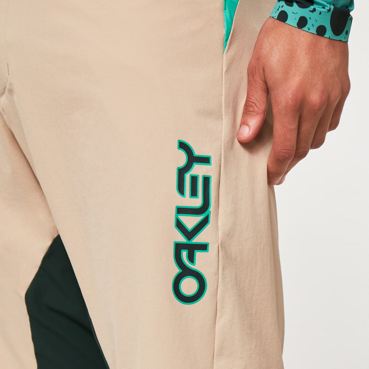 Oakley Men's Seeker '75 Short - Humus