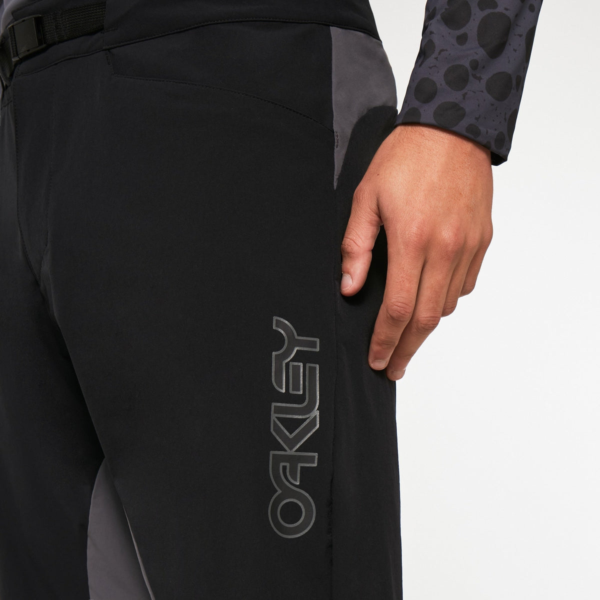 Oakley Men's Seeker '75 Short - Blackout