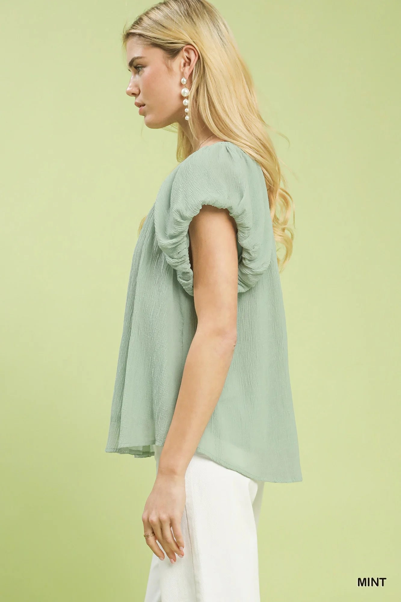 Umgee Crinkle Flutter Sleeve Peasant Top in Mint