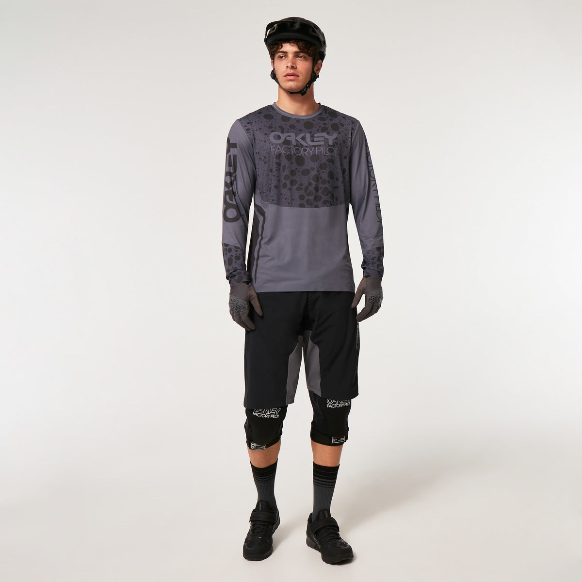 Oakley Men's Seeker '75 Short - Blackout