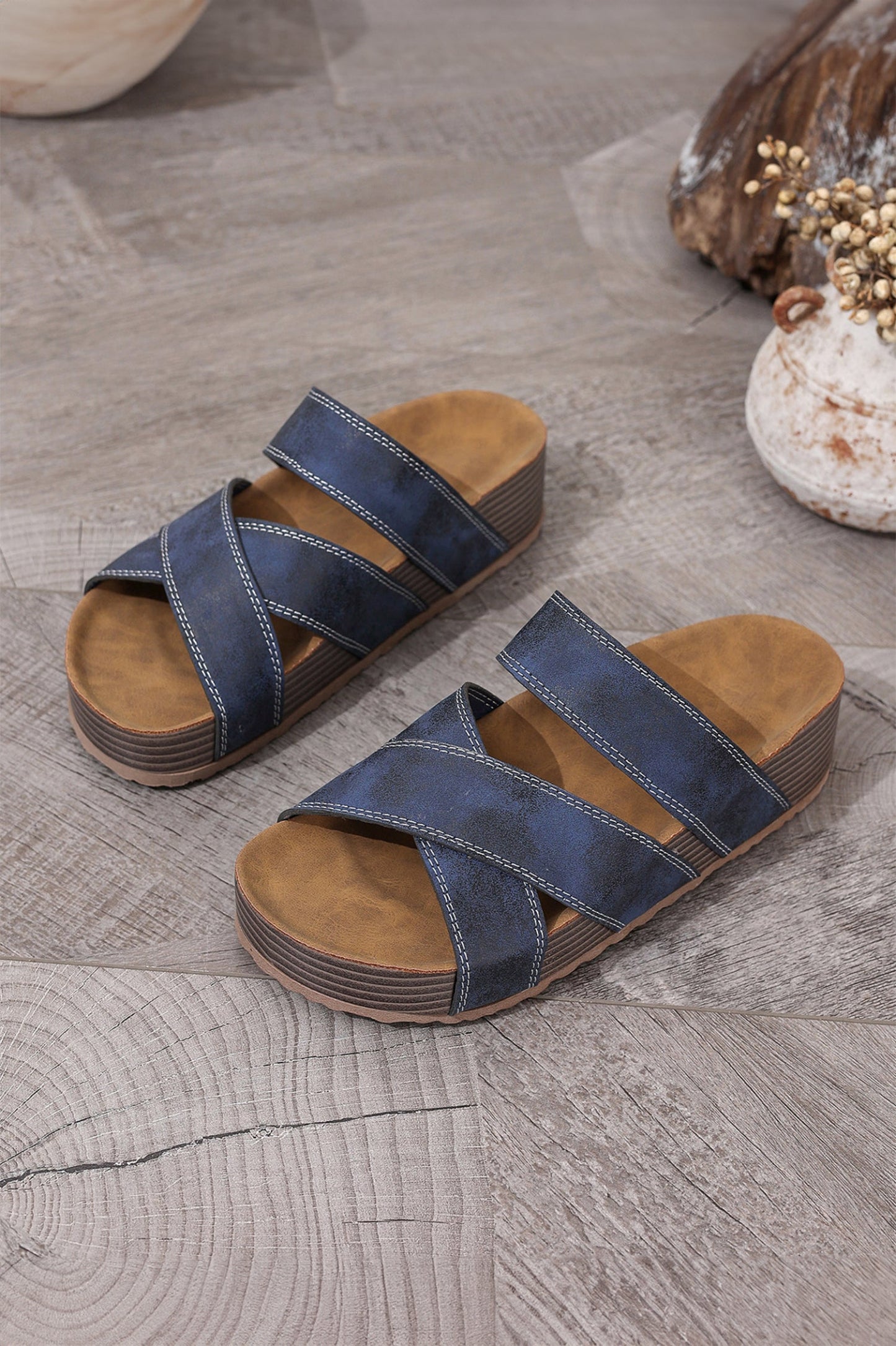 Threaded Pear Kayla Band Retro Platform Slippers