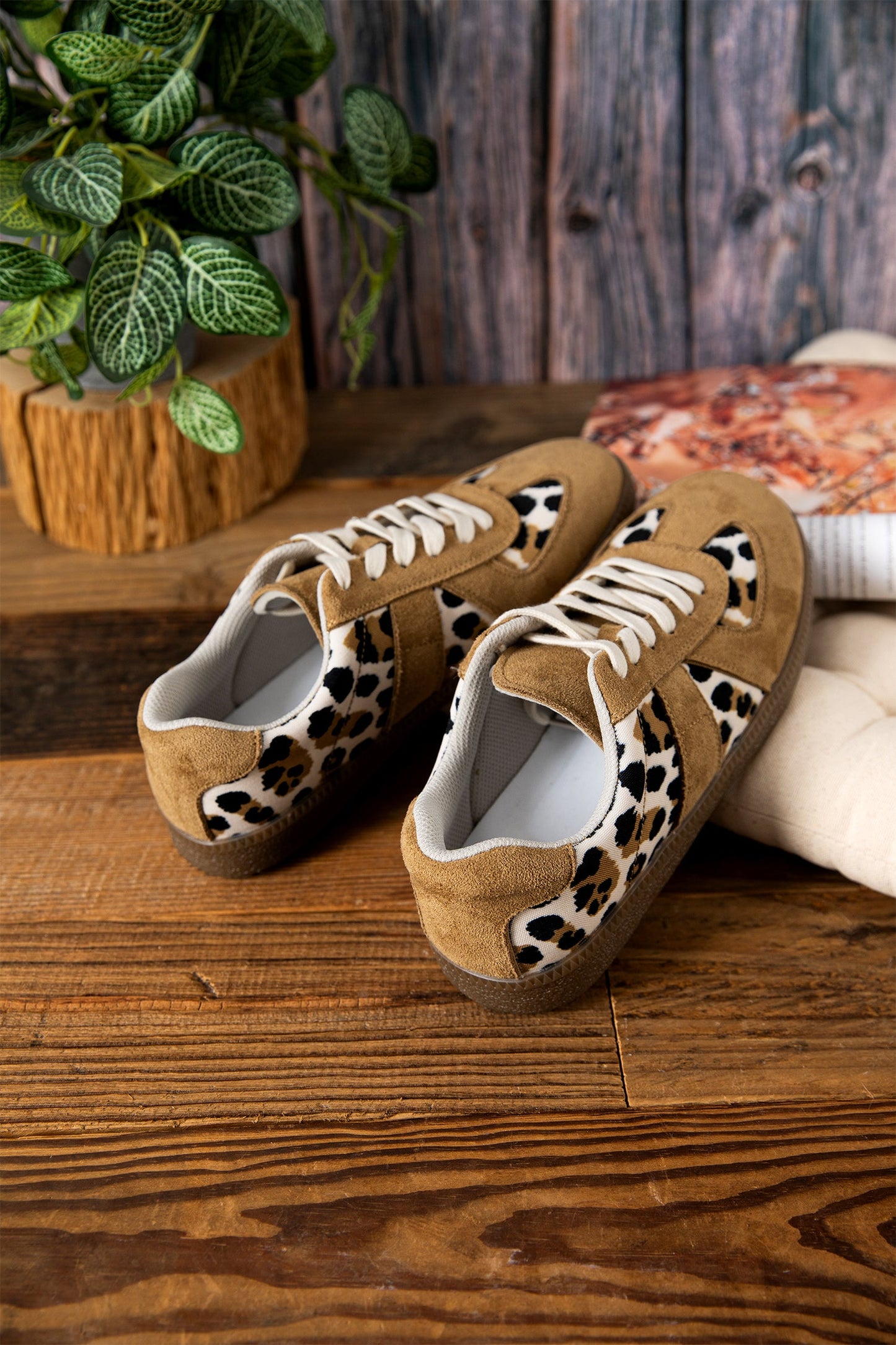 Threaded Pear Kyla Lace Up Flat Shoes