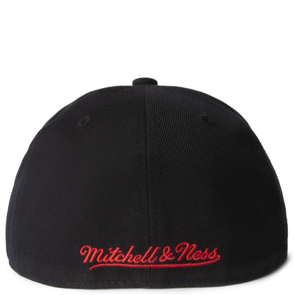 Mitchell & Ness Men's NBA Team Script 2.0 Fitted Hwc Bulls Fitted Caps