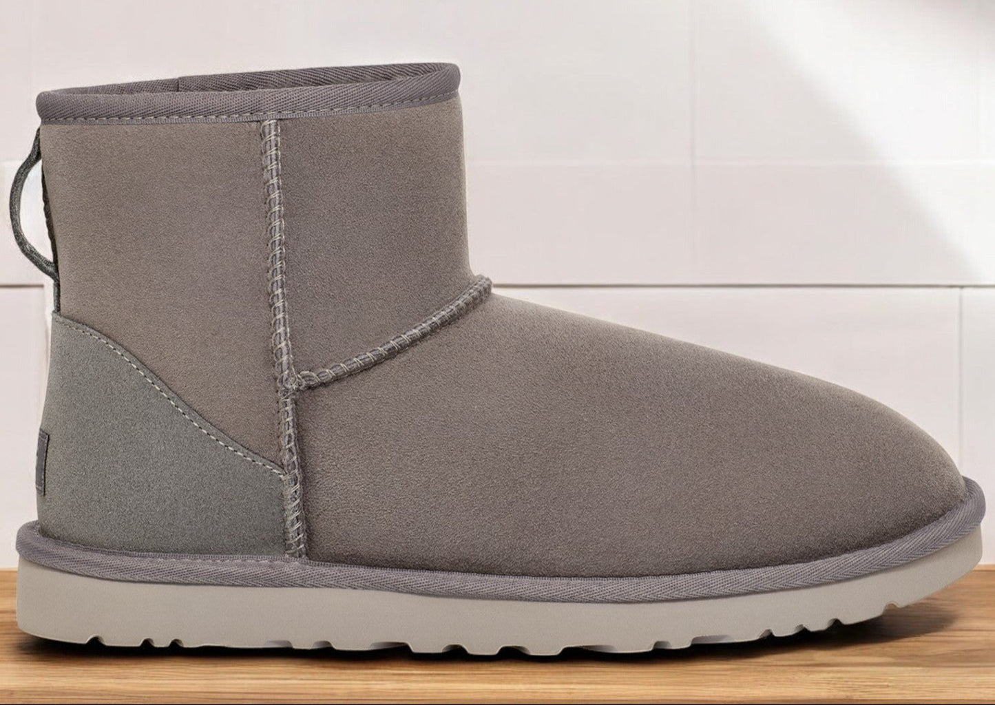 UGG Men's Classic Mini Boots