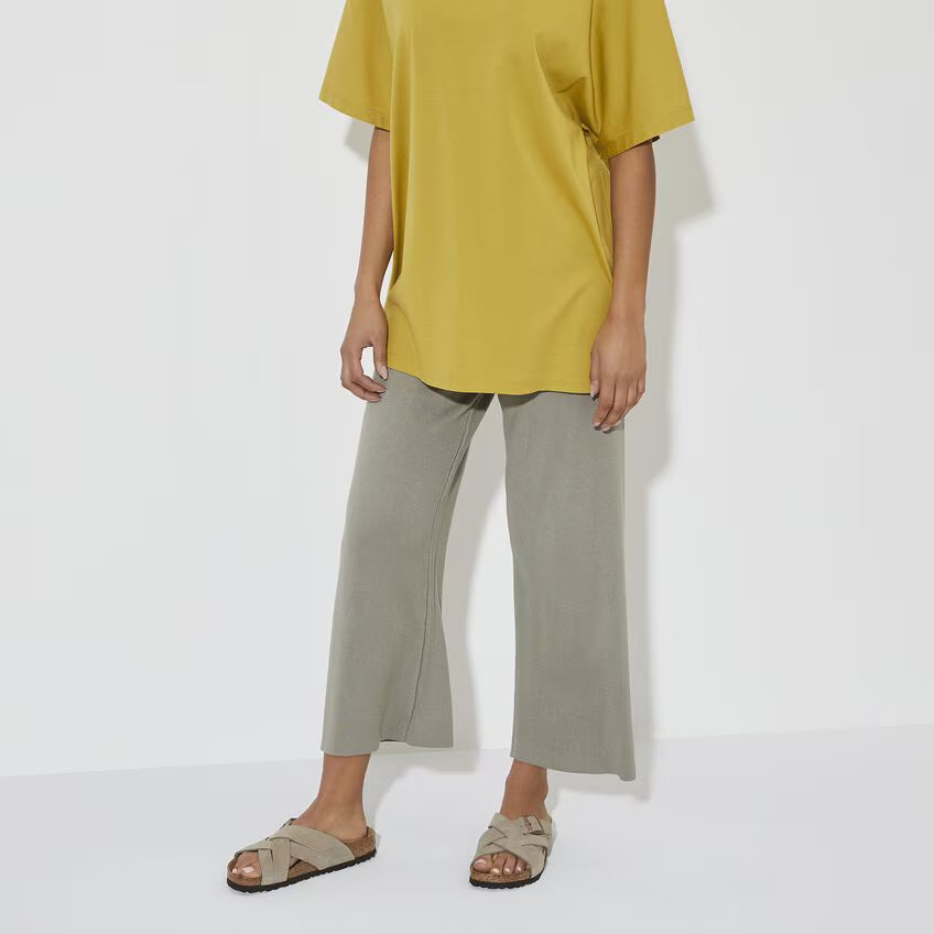 Taupe-