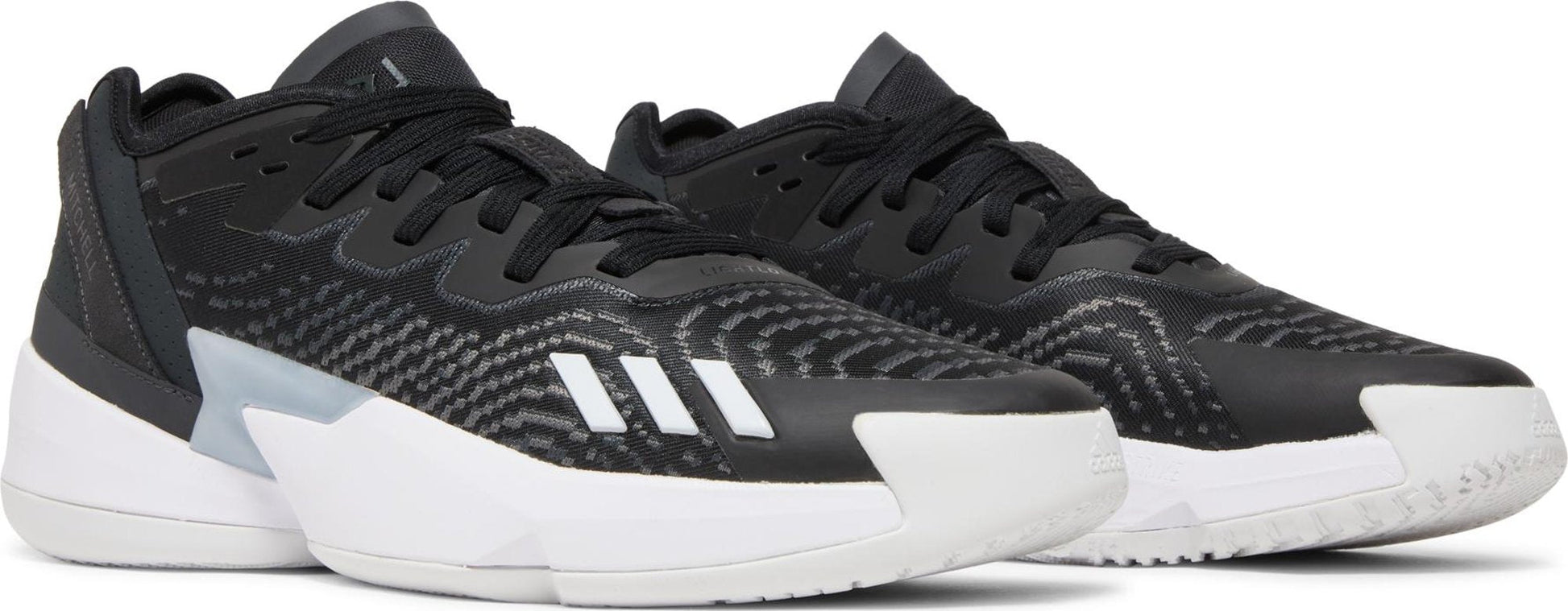 Core Black / Cloud White / Carbon-