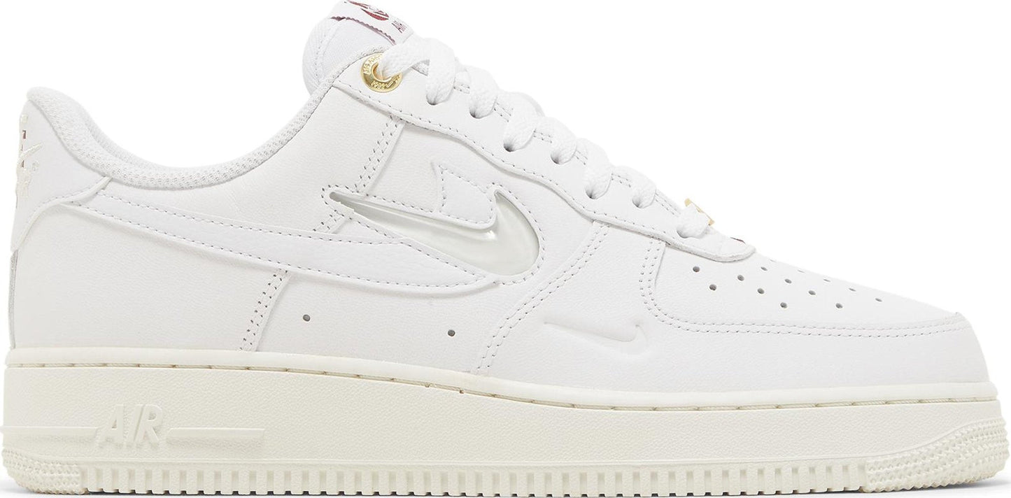 Nike Men's Air Force 1 Low '07 Lv8 Sneakers