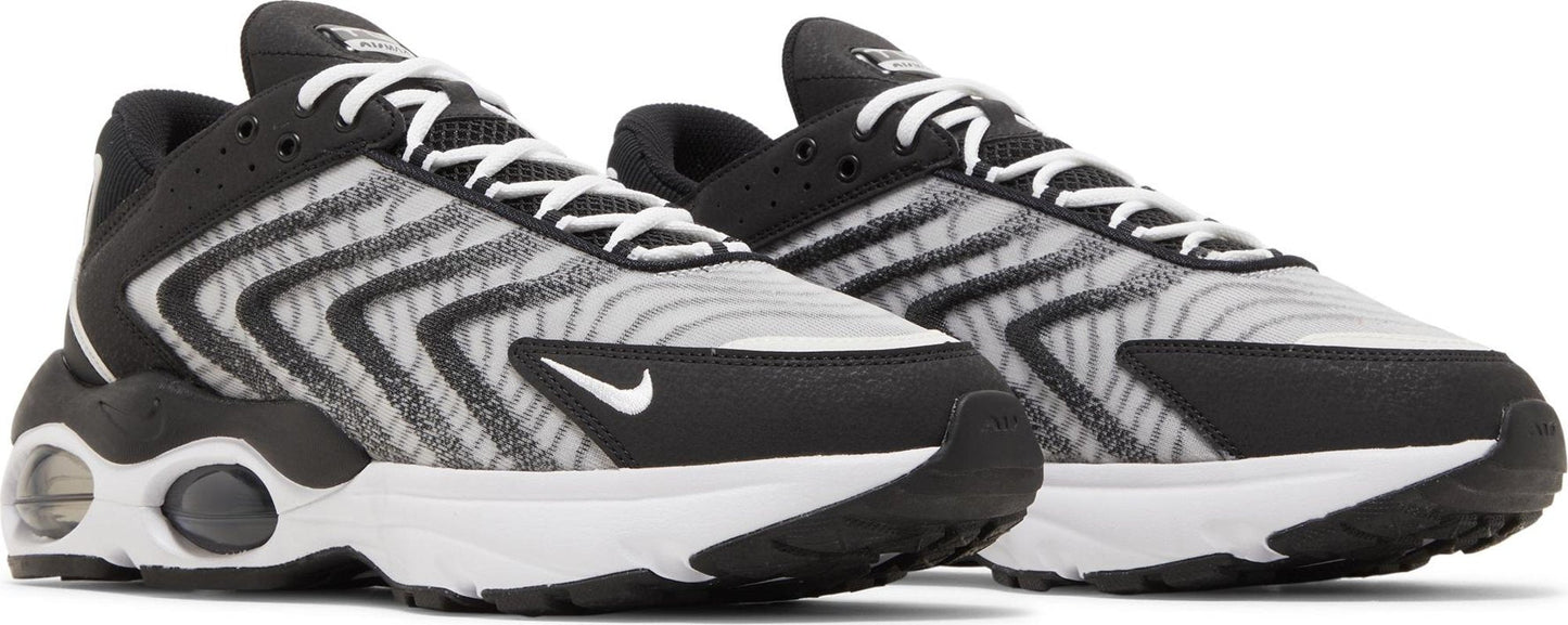 Nike Men's Air Max Tw Sneakers