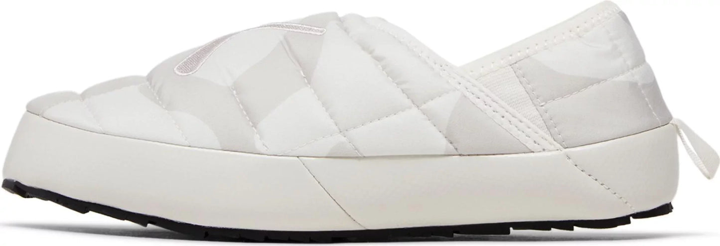 The North Face Women's Thermoball Traction Mule Vp 'Kaws Moonlight Ivory D2 Nuptse Print W' Mules