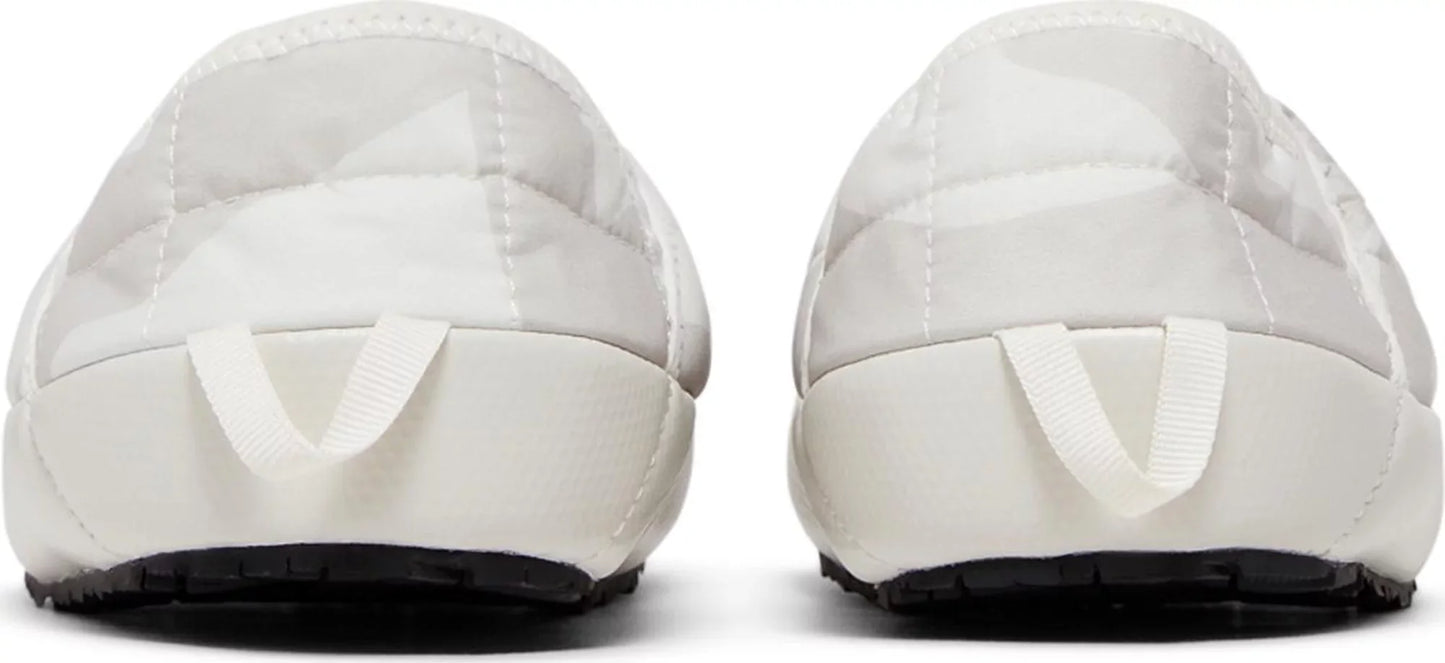The North Face Women's Thermoball Traction Mule Vp 'Kaws Moonlight Ivory D2 Nuptse Print W' Mules